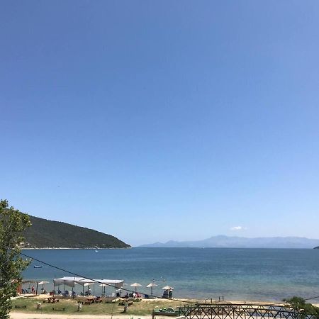 Peramos Luxury Apartamento Néa Péramos Exterior foto