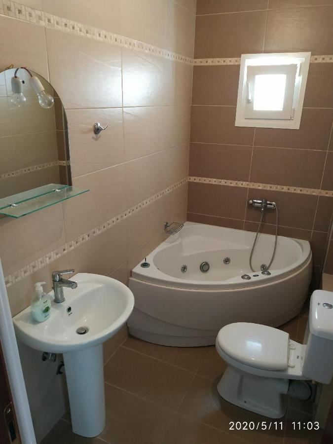 Peramos Luxury Apartamento Néa Péramos Exterior foto