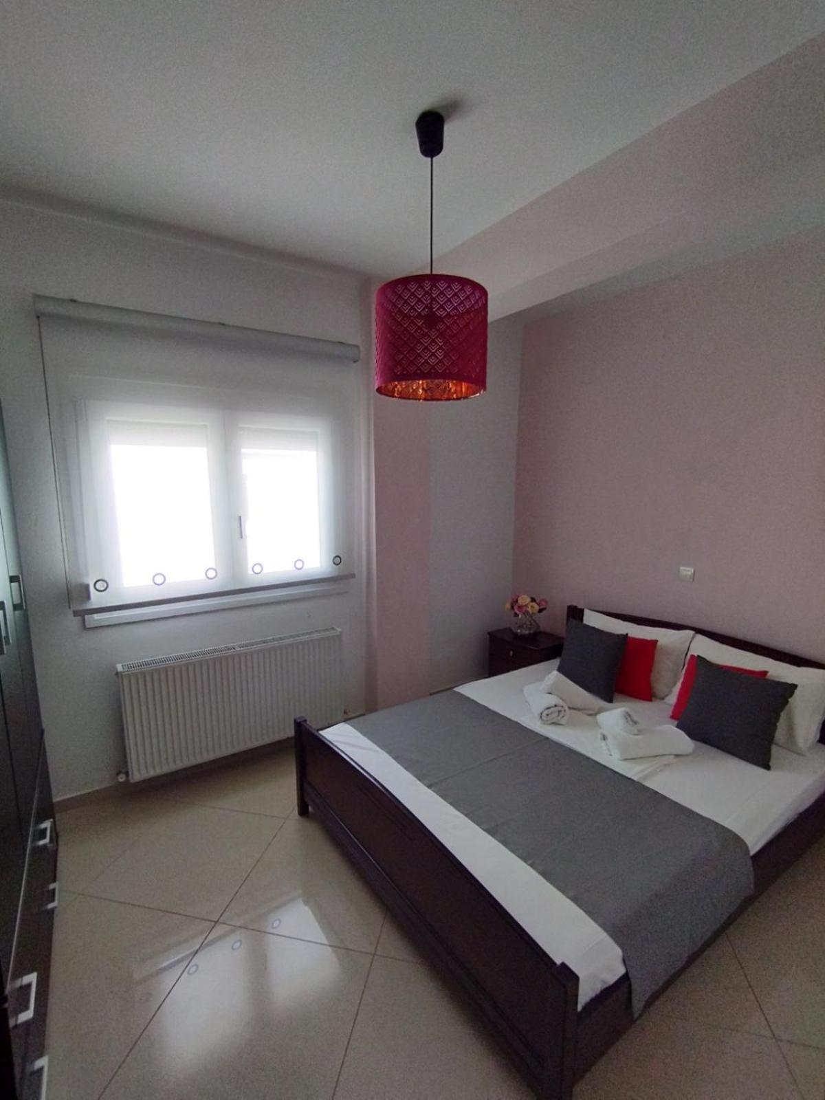 Peramos Luxury Apartamento Néa Péramos Exterior foto